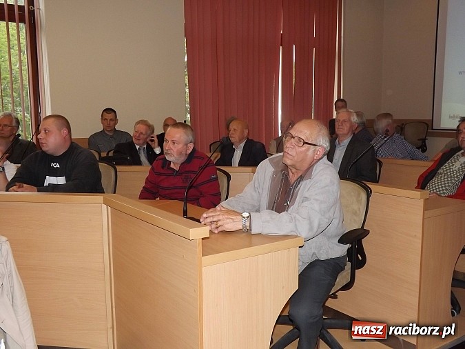 Zdjęcie w galerii na portalu naszraciborz.pl: B1 czarna - ta wersja drogi Racibórz-Pszczyna podoba się w Brzeziu i w Miedoni wiadomości z regionu