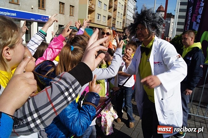 Zdjęcie w galerii na portalu naszraciborz.pl: Wielki sukces uczni&oacute;w ZSG w Nędzy. Dr Tomasz Rożek z TVN zachwycony szkołą wiadomości z regionu