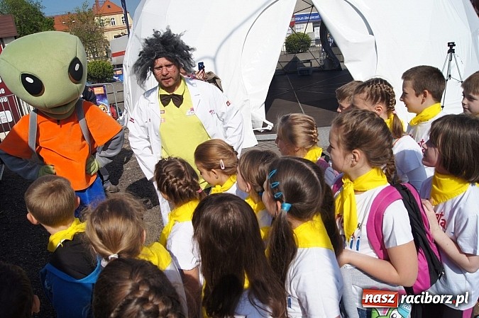 Zdjęcie w galerii na portalu naszraciborz.pl: Wielki sukces uczni&oacute;w ZSG w Nędzy. Dr Tomasz Rożek z TVN zachwycony szkołą wiadomości z regionu