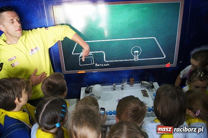 Zdjęcie w galerii na portalu naszraciborz.pl: Wielki sukces uczni&oacute;w ZSG w Nędzy. Dr Tomasz Rożek z TVN zachwycony szkołą wiadomości z regionu