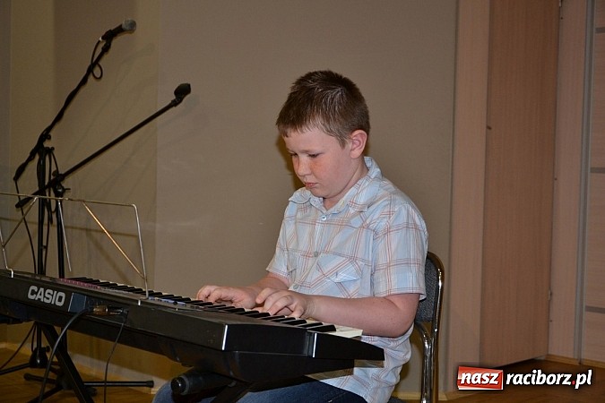 Zdjęcie w galerii na portalu naszraciborz.pl: Tworkowski przegląd młodych talent&oacute;w - fotoreportaż z dnia drugiego wiadomości z regionu