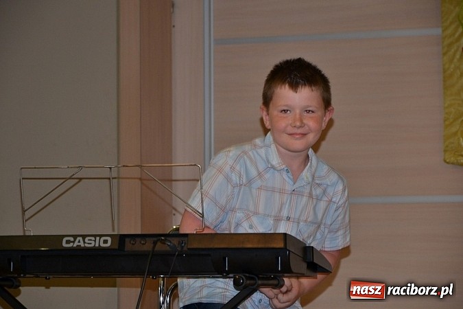 Zdjęcie w galerii na portalu naszraciborz.pl: Tworkowski przegląd młodych talent&oacute;w - fotoreportaż z dnia drugiego wiadomości z regionu