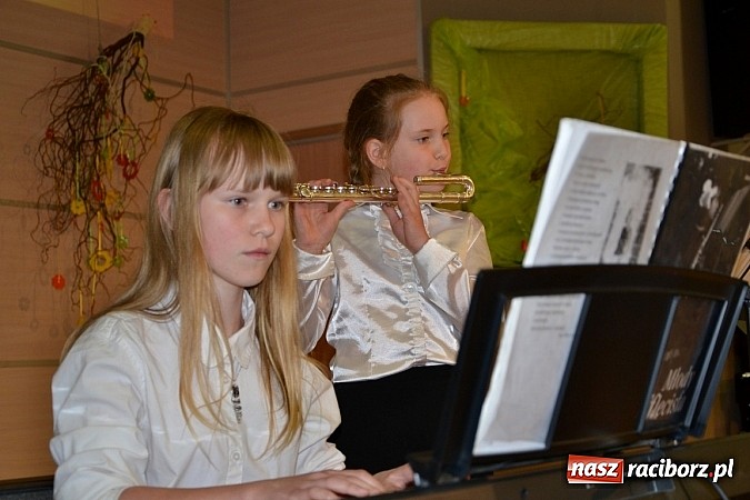 Zdjęcie w galerii na portalu naszraciborz.pl: Tworkowski przegląd młodych talent&oacute;w - fotoreportaż z dnia drugiego wiadomości z regionu