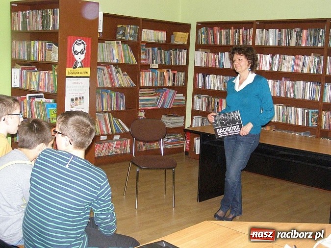 Zdjęcie w galerii na portalu naszraciborz.pl: Jak nosiły się nasze babcie  wiadomości z regionu