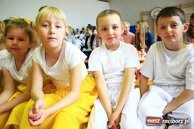 Zdjęcie w galerii na portalu naszraciborz.pl: Bądź dobry jak chleb, czyli IV Festiwal Pozytywnych Wartości w Bieńkowicach wiadomości z regionu