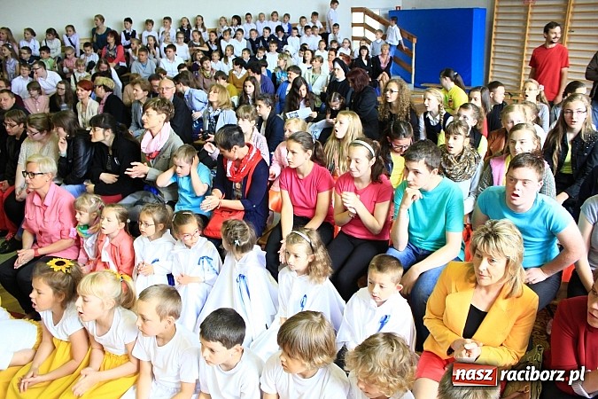 Zdjęcie w galerii na portalu naszraciborz.pl: Bądź dobry jak chleb, czyli IV Festiwal Pozytywnych Wartości w Bieńkowicach wiadomości z regionu