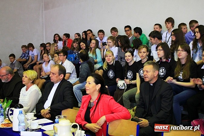 Zdjęcie w galerii na portalu naszraciborz.pl: Bądź dobry jak chleb, czyli IV Festiwal Pozytywnych Wartości w Bieńkowicach wiadomości z regionu