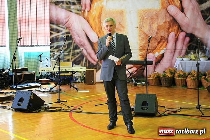 Zdjęcie w galerii na portalu naszraciborz.pl: Bądź dobry jak chleb, czyli IV Festiwal Pozytywnych Wartości w Bieńkowicach wiadomości z regionu