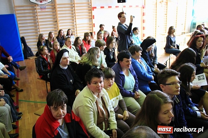 Zdjęcie w galerii na portalu naszraciborz.pl: Bądź dobry jak chleb, czyli IV Festiwal Pozytywnych Wartości w Bieńkowicach wiadomości z regionu