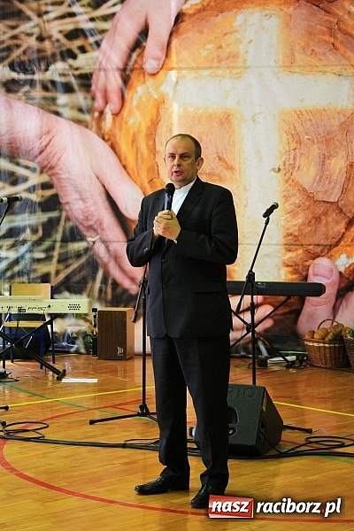 Zdjęcie w galerii na portalu naszraciborz.pl: Bądź dobry jak chleb, czyli IV Festiwal Pozytywnych Wartości w Bieńkowicach wiadomości z regionu
