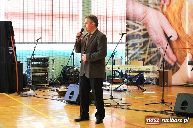 Zdjęcie w galerii na portalu naszraciborz.pl: Bądź dobry jak chleb, czyli IV Festiwal Pozytywnych Wartości w Bieńkowicach wiadomości z regionu