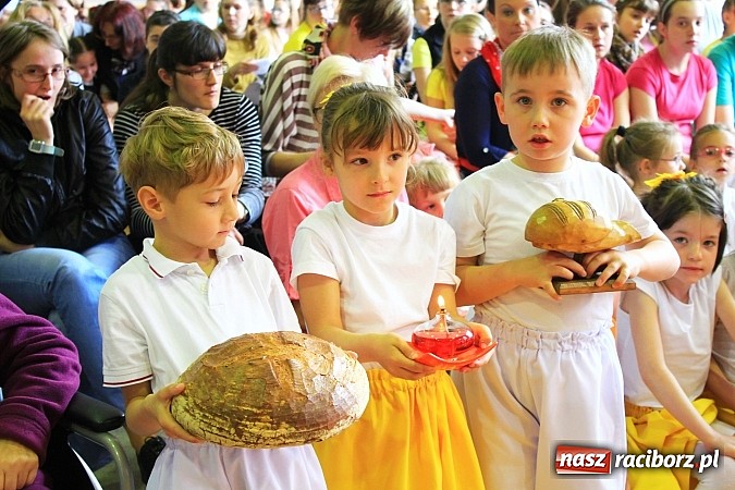 Zdjęcie w galerii na portalu naszraciborz.pl: Bądź dobry jak chleb, czyli IV Festiwal Pozytywnych Wartości w Bieńkowicach wiadomości z regionu