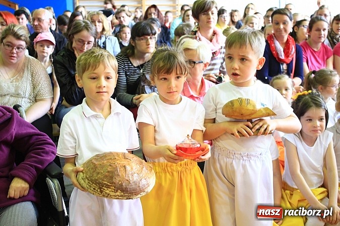 Zdjęcie w galerii na portalu naszraciborz.pl: Bądź dobry jak chleb, czyli IV Festiwal Pozytywnych Wartości w Bieńkowicach wiadomości z regionu