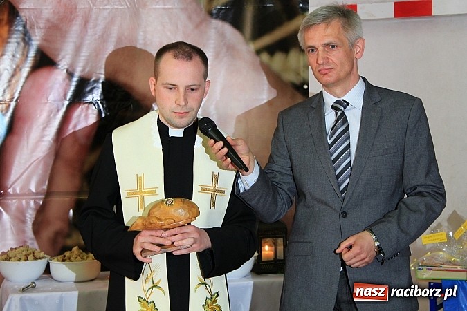 Zdjęcie w galerii na portalu naszraciborz.pl: Bądź dobry jak chleb, czyli IV Festiwal Pozytywnych Wartości w Bieńkowicach wiadomości z regionu