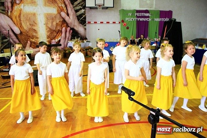 Zdjęcie w galerii na portalu naszraciborz.pl: Bądź dobry jak chleb, czyli IV Festiwal Pozytywnych Wartości w Bieńkowicach wiadomości z regionu