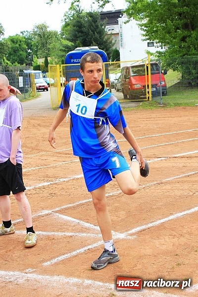 Zdjęcie w galerii na portalu naszraciborz.pl: XIV Regionalny Mityng Lekkoatletyczny.&nbsp;16 drużyn z całego Śląska w Raciborzu! wiadomości z regionu