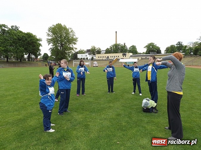 Zdjęcie w galerii na portalu naszraciborz.pl: XIV Regionalny Mityng Lekkoatletyczny.&nbsp;16 drużyn z całego Śląska w Raciborzu! wiadomości z regionu