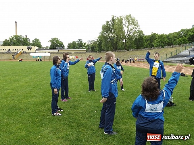 Zdjęcie w galerii na portalu naszraciborz.pl: XIV Regionalny Mityng Lekkoatletyczny.&nbsp;16 drużyn z całego Śląska w Raciborzu! wiadomości z regionu