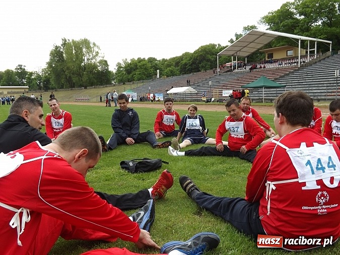 Zdjęcie w galerii na portalu naszraciborz.pl: XIV Regionalny Mityng Lekkoatletyczny.&nbsp;16 drużyn z całego Śląska w Raciborzu! wiadomości z regionu