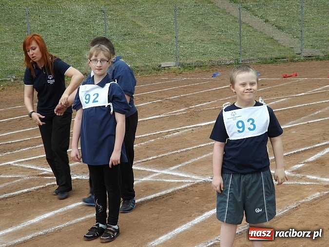 Zdjęcie w galerii na portalu naszraciborz.pl: XIV Regionalny Mityng Lekkoatletyczny.&nbsp;16 drużyn z całego Śląska w Raciborzu! wiadomości z regionu