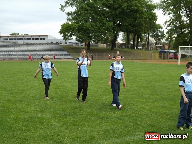 Zdjęcie w galerii na portalu naszraciborz.pl: XIV Regionalny Mityng Lekkoatletyczny.&nbsp;16 drużyn z całego Śląska w Raciborzu! wiadomości z regionu