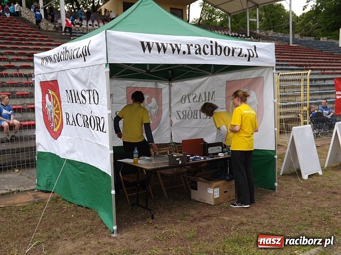 Zdjęcie w galerii na portalu naszraciborz.pl: XIV Regionalny Mityng Lekkoatletyczny.&nbsp;16 drużyn z całego Śląska w Raciborzu! wiadomości z regionu
