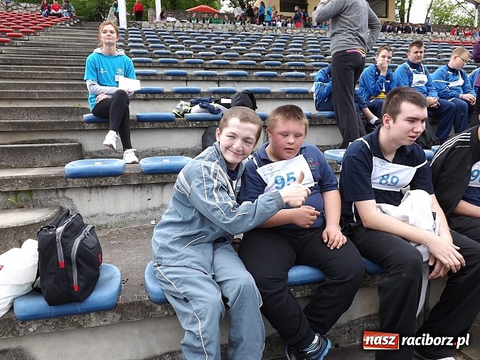 Zdjęcie w galerii na portalu naszraciborz.pl: XIV Regionalny Mityng Lekkoatletyczny.&nbsp;16 drużyn z całego Śląska w Raciborzu! wiadomości z regionu