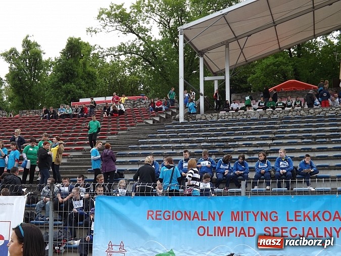Zdjęcie w galerii na portalu naszraciborz.pl: XIV Regionalny Mityng Lekkoatletyczny.&nbsp;16 drużyn z całego Śląska w Raciborzu! wiadomości z regionu