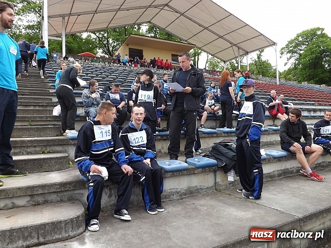 Zdjęcie w galerii na portalu naszraciborz.pl: XIV Regionalny Mityng Lekkoatletyczny.&nbsp;16 drużyn z całego Śląska w Raciborzu! wiadomości z regionu