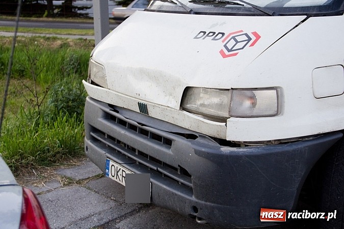 Zdjęcie w galerii na portalu naszraciborz.pl: Wystarczyła chwila nieuwagi. Kolizja trzech aut na Opawskiej wiadomości z regionu