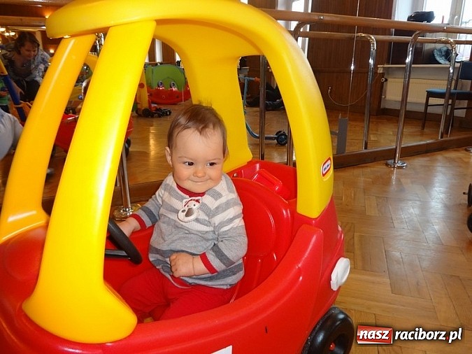 Zdjęcie w galerii na portalu naszraciborz.pl: Odkrywaj świat i korzystaj z jego oferty wiadomości z regionu