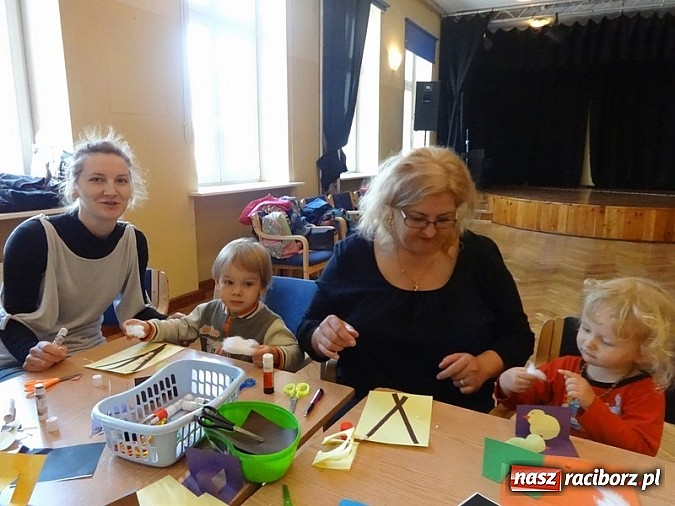 Zdjęcie w galerii na portalu naszraciborz.pl: Odkrywaj świat i korzystaj z jego oferty wiadomości z regionu