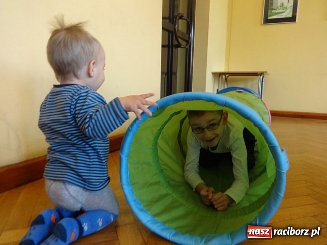 Zdjęcie w galerii na portalu naszraciborz.pl: Odkrywaj świat i korzystaj z jego oferty wiadomości z regionu