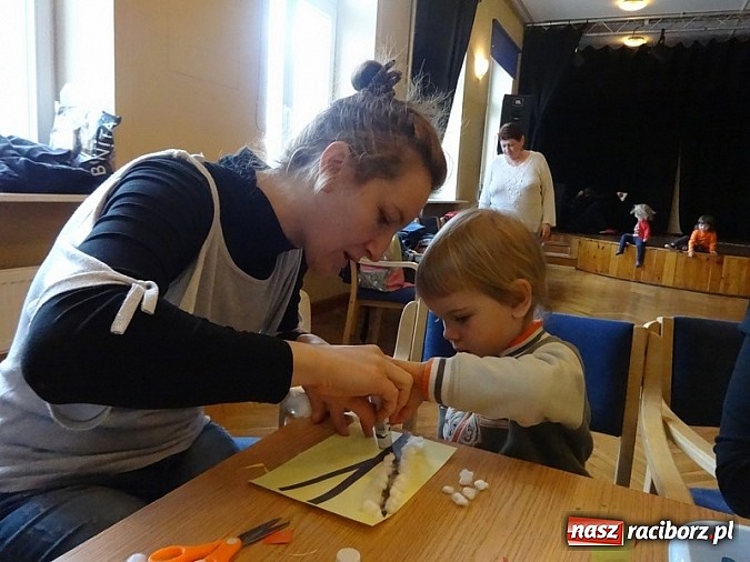 Zdjęcie w galerii na portalu naszraciborz.pl: Odkrywaj świat i korzystaj z jego oferty wiadomości z regionu