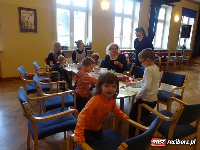 Zdjęcie w galerii na portalu naszraciborz.pl: Odkrywaj świat i korzystaj z jego oferty wiadomości z regionu