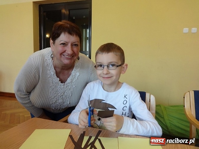 Zdjęcie w galerii na portalu naszraciborz.pl: Odkrywaj świat i korzystaj z jego oferty wiadomości z regionu