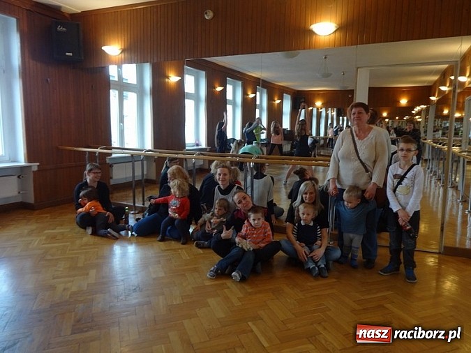 Zdjęcie w galerii na portalu naszraciborz.pl: Odkrywaj świat i korzystaj z jego oferty wiadomości z regionu