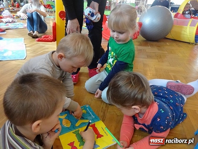 Zdjęcie w galerii na portalu naszraciborz.pl: Odkrywaj świat i korzystaj z jego oferty wiadomości z regionu