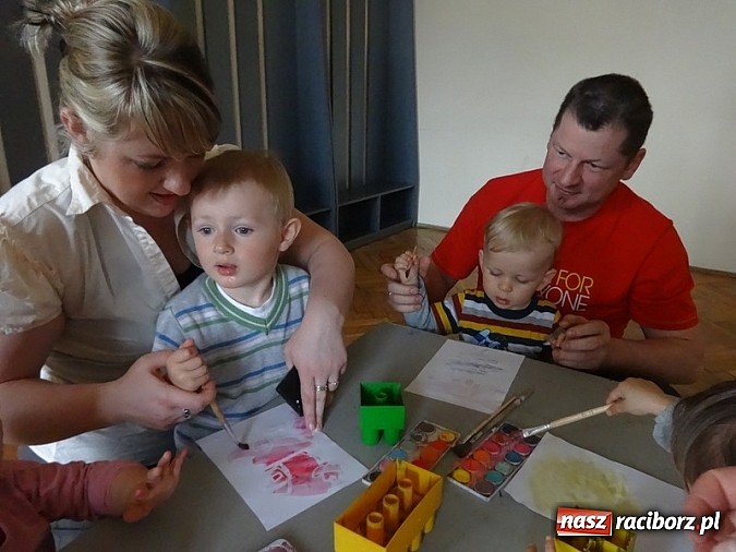 Zdjęcie w galerii na portalu naszraciborz.pl: Odkrywaj świat i korzystaj z jego oferty wiadomości z regionu