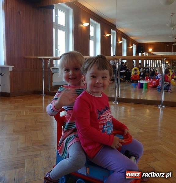 Zdjęcie w galerii na portalu naszraciborz.pl: Odkrywaj świat i korzystaj z jego oferty wiadomości z regionu