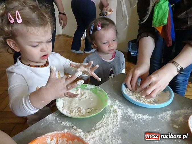 Zdjęcie w galerii na portalu naszraciborz.pl: Odkrywaj świat i korzystaj z jego oferty wiadomości z regionu