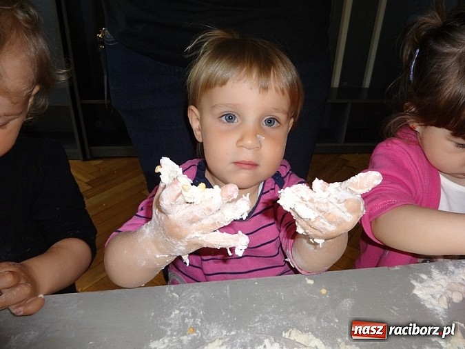 Zdjęcie w galerii na portalu naszraciborz.pl: Odkrywaj świat i korzystaj z jego oferty wiadomości z regionu