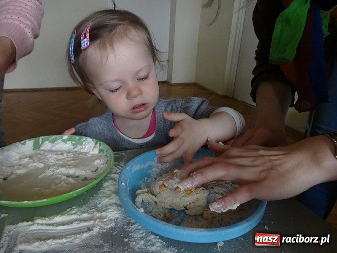 Zdjęcie w galerii na portalu naszraciborz.pl: Odkrywaj świat i korzystaj z jego oferty wiadomości z regionu