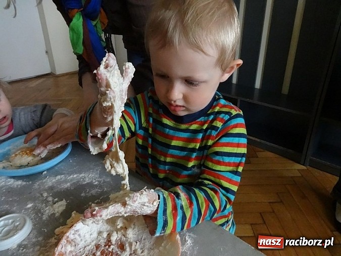 Zdjęcie w galerii na portalu naszraciborz.pl: Odkrywaj świat i korzystaj z jego oferty wiadomości z regionu