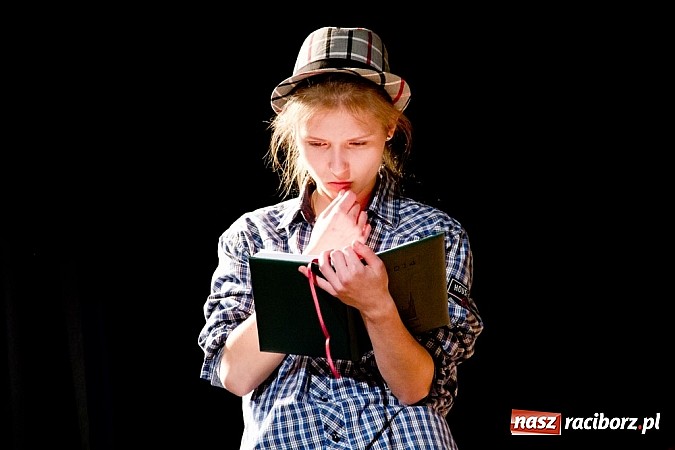 Zdjęcie w galerii na portalu naszraciborz.pl: Maryna i Rozalia, czyli Wiejski spisek na deskach MDK wiadomości z regionu