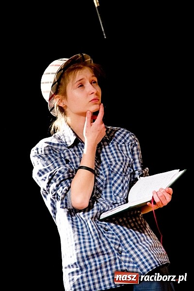 Zdjęcie w galerii na portalu naszraciborz.pl: Maryna i Rozalia, czyli Wiejski spisek na deskach MDK wiadomości z regionu