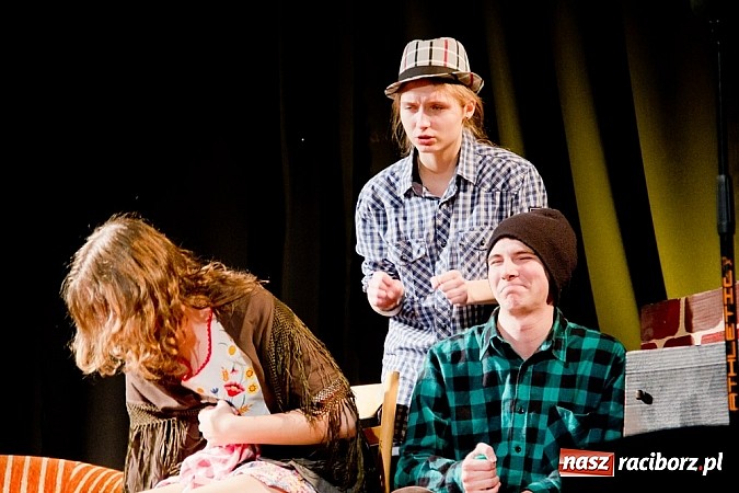 Zdjęcie w galerii na portalu naszraciborz.pl: Maryna i Rozalia, czyli Wiejski spisek na deskach MDK wiadomości z regionu