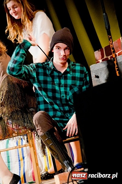 Zdjęcie w galerii na portalu naszraciborz.pl: Maryna i Rozalia, czyli Wiejski spisek na deskach MDK wiadomości z regionu