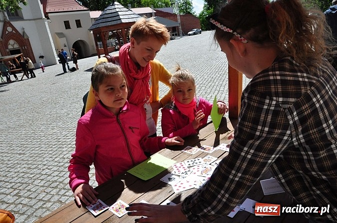 Zdjęcie w galerii na portalu naszraciborz.pl: Na zamku zagościli miłośnicy gier logicznych wiadomości z regionu