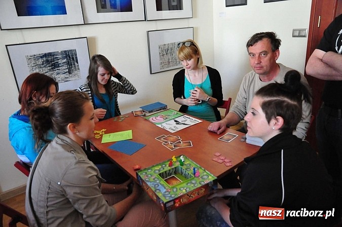 Zdjęcie w galerii na portalu naszraciborz.pl: Na zamku zagościli miłośnicy gier logicznych wiadomości z regionu